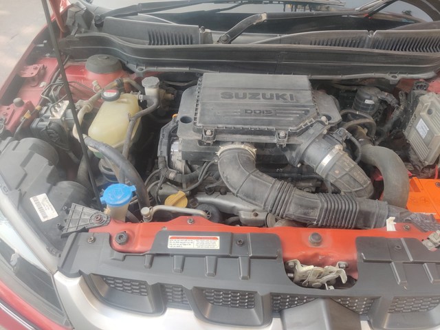 Second-hand 2017 Maruti Suzuki Vitara Brezza VDi Option for sale in New Delhi-5