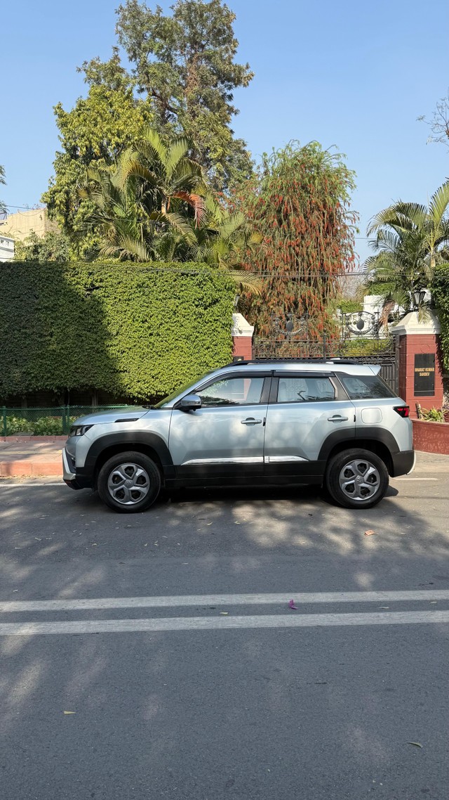 Second-hand 2024 Maruti Suzuki Brezza Lxi for sale in New Delhi-3