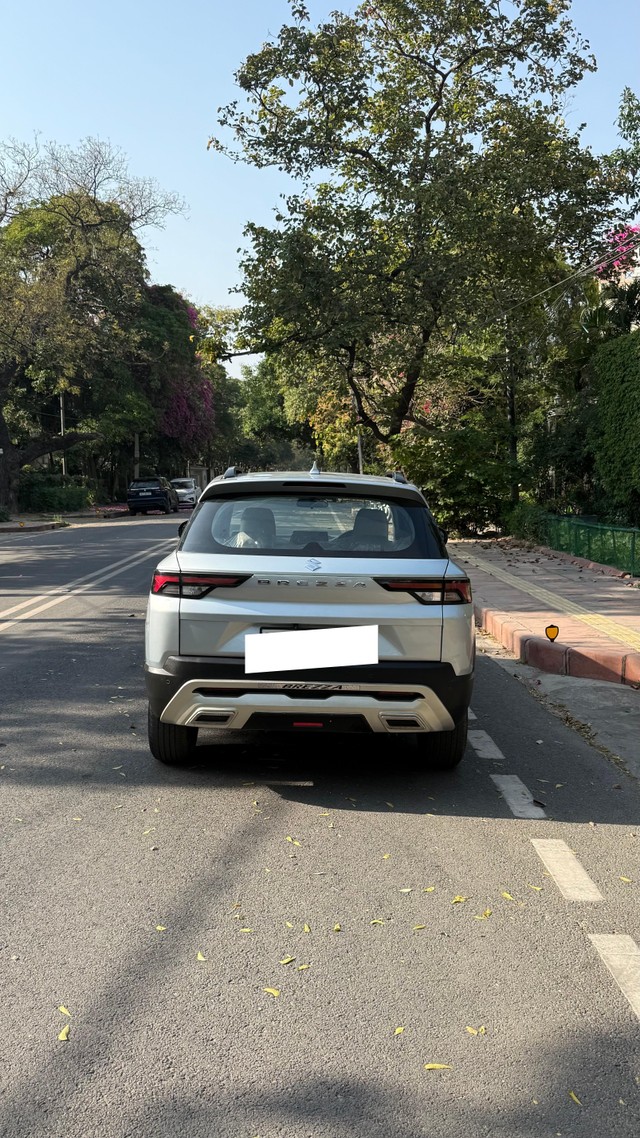 Second-hand 2024 Maruti Suzuki Brezza Lxi for sale in New Delhi-1
