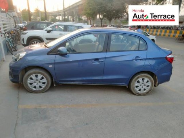 Second-hand 2016 Honda Amaze S Petrol for sale in Noida-2