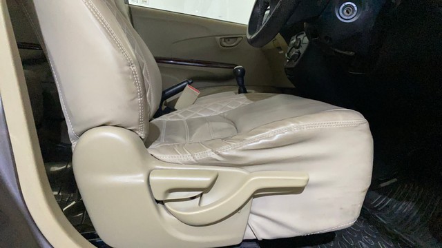 Second-hand 2014 Honda Amaze S i-Vtech for sale in Noida-3