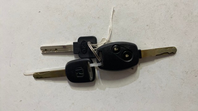 Second-hand 2014 Honda Amaze S i-Vtech for sale in Noida-10