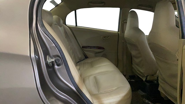 Second-hand 2014 Honda Amaze S i-Vtech for sale in Noida-9