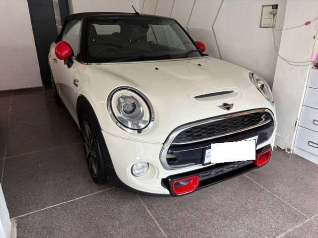 Mini Cooper Convertible S Second-hand 2017 Mini Cooper Convertible S for sale in New Delhi-0