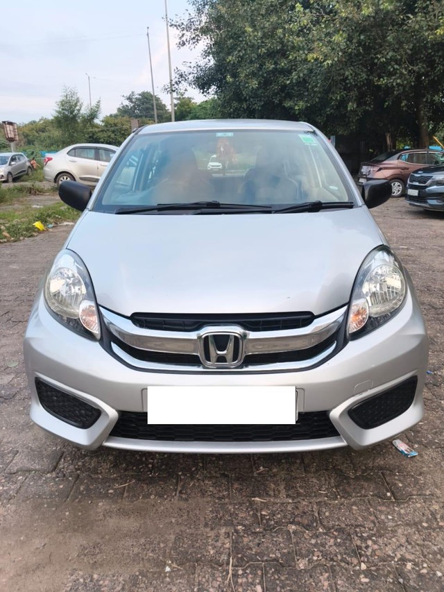 Honda Brio 1.2 E MT Second-hand 2017 Honda Brio 1.2 E MT for sale in Noida-0