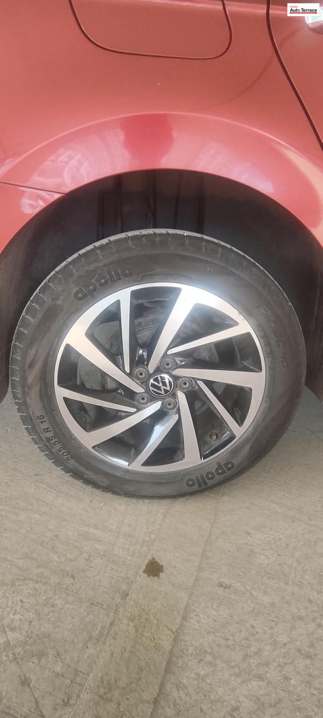 Second-hand 2023 Volkswagen Virtus Topline for sale in Mumbai-12