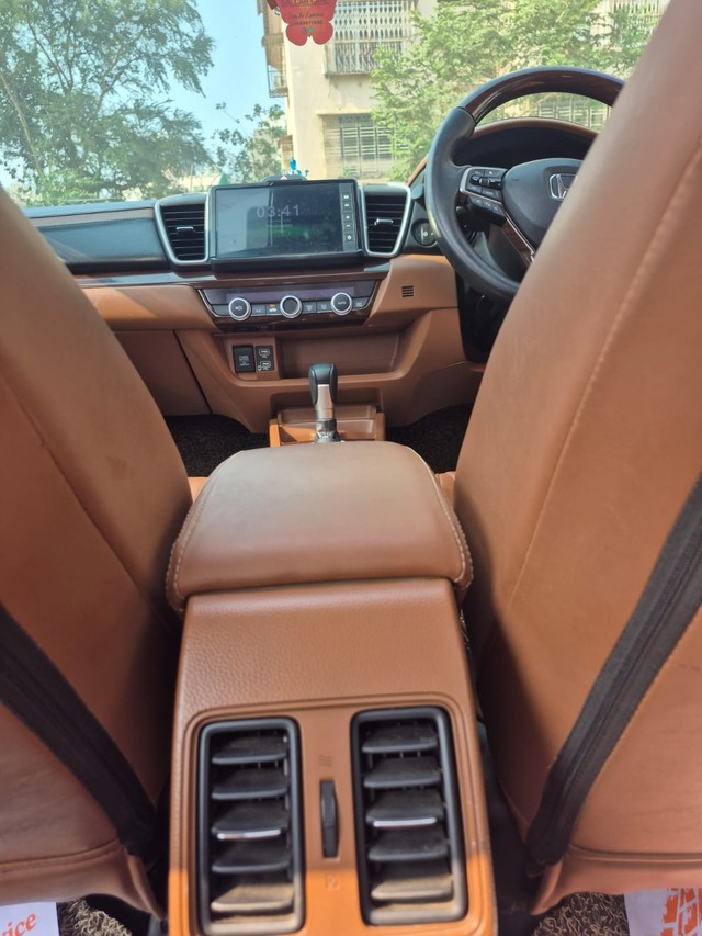 Second-hand 2024 Honda City VX CVT for sale in Mumbai-10