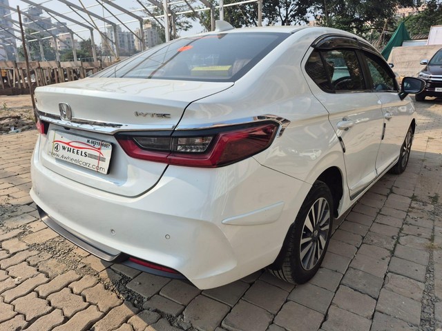 Second-hand 2024 Honda City VX CVT for sale in Mumbai-18