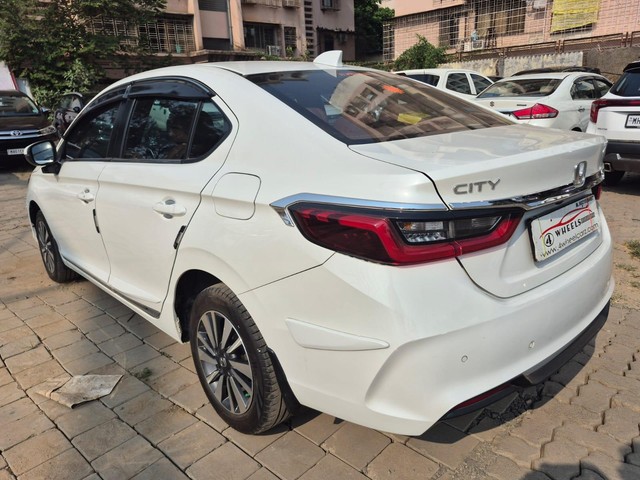 Second-hand 2024 Honda City VX CVT for sale in Mumbai-15