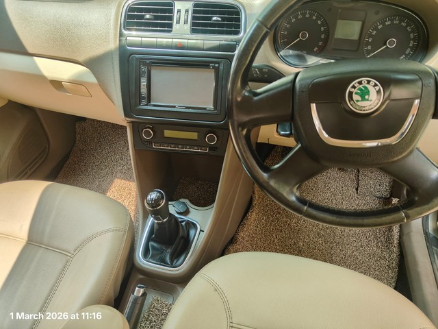 Second-hand 2013 Skoda Rapid 1.6 TDI Elegance for sale in Chennai-5