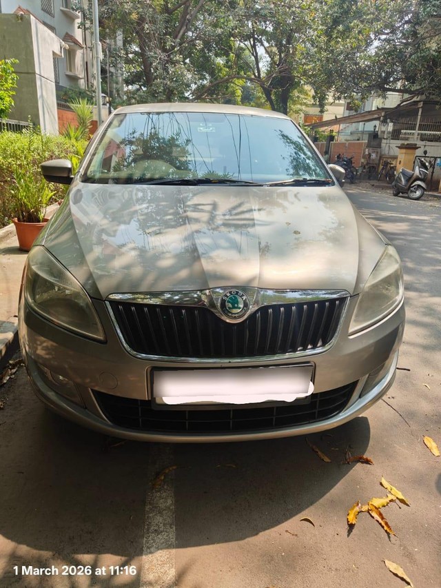 Second-hand 2013 Skoda Rapid 1.6 TDI Elegance for sale in Chennai-3