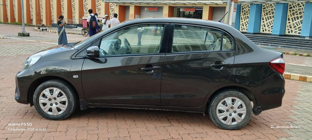 Second-hand 2016 Honda Amaze S i-VTEC for sale in Kolkata-4