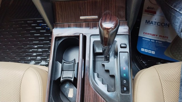 Toyota Camry Hybrid Second-hand 2016 Toyota Camry Hybrid for sale in New Delhi-9