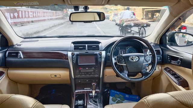 Toyota Camry Hybrid Second-hand 2016 Toyota Camry Hybrid for sale in New Delhi-6