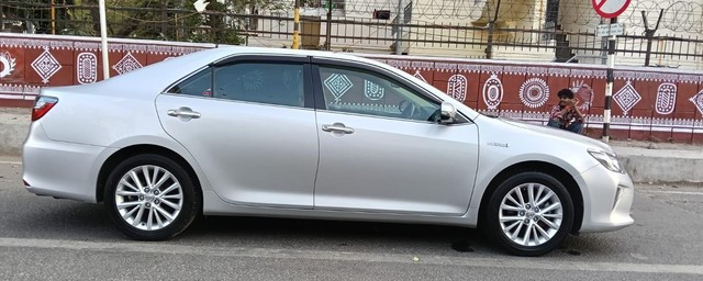 Toyota Camry Hybrid Second-hand 2016 Toyota Camry Hybrid for sale in New Delhi-1