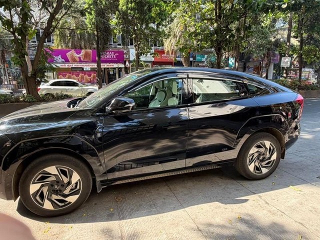 Mahindra XEV 9e Pack Three Select 11.2kw Charger - Photo 9