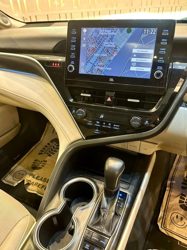 Second-hand 2021 Toyota Camry Hybrid 2.5 for sale in New Delhi-23