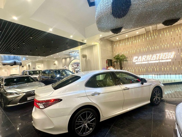 Second-hand 2021 Toyota Camry Hybrid 2.5 for sale in New Delhi-1