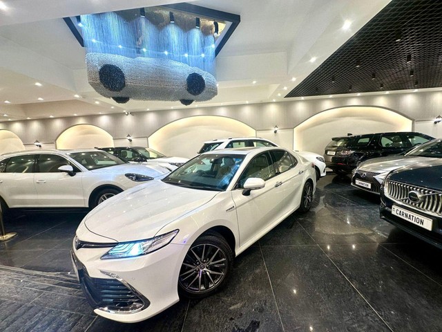 Second-hand 2021 Toyota Camry Hybrid 2.5 for sale in New Delhi-21