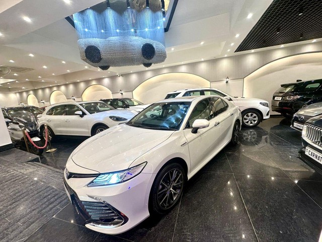 Second-hand 2021 Toyota Camry Hybrid 2.5 for sale in New Delhi-8