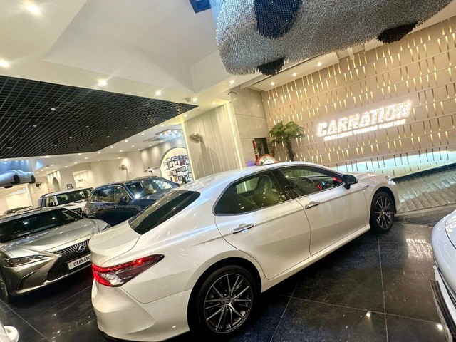 Second-hand 2021 Toyota Camry Hybrid 2.5 for sale in New Delhi-15