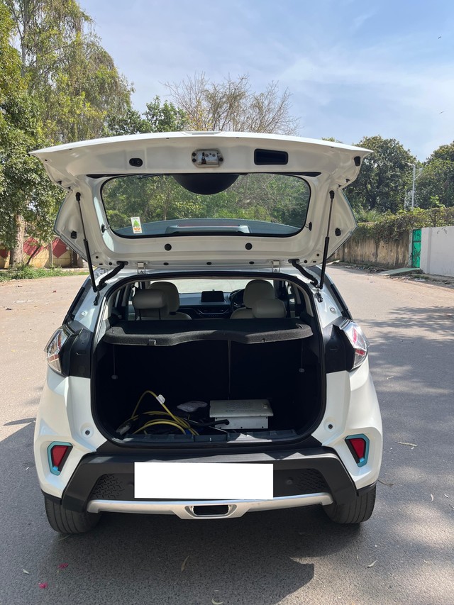 Second-hand 2022 Tata Nexon EV XZ Plus LUX for sale in New Delhi-12