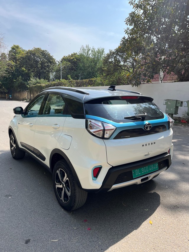 Second-hand 2022 Tata Nexon EV XZ Plus LUX for sale in New Delhi-11