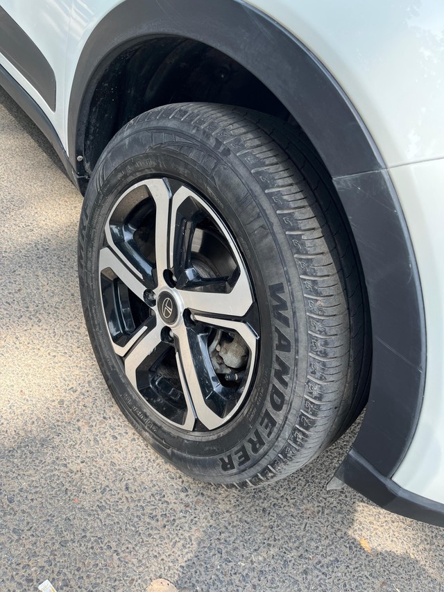 Second-hand 2022 Tata Nexon EV XZ Plus LUX for sale in New Delhi-8