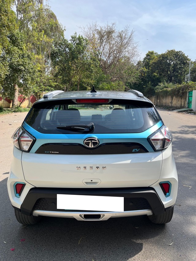 Second-hand 2022 Tata Nexon EV XZ Plus LUX for sale in New Delhi-3