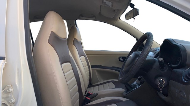 Second-hand 2014 Hyundai i10 Sportz 1.1L for sale in Jaipur-15