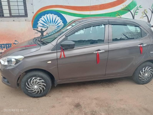 Second-hand 2018 Tata Tiago 1.2 Revotron XE for sale in Bhopal-0