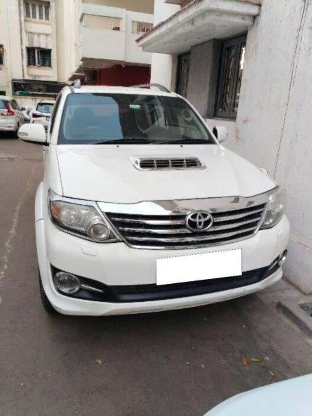 Second-hand 2015 Toyota Fortuner 4x4 AT for sale in Rajkot-0
