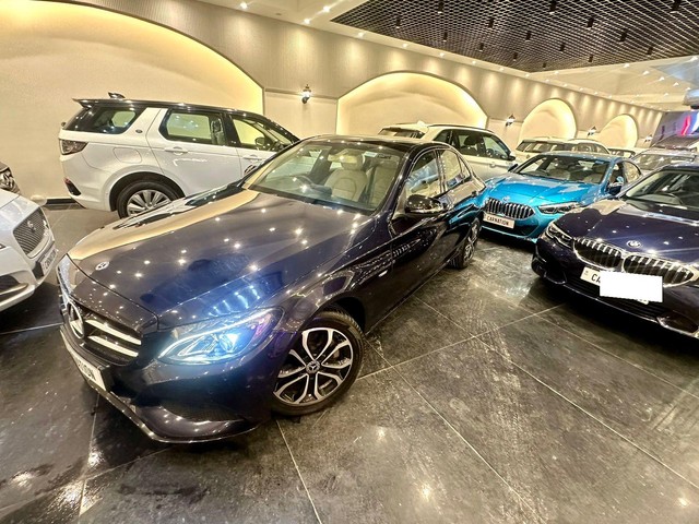 Second-hand 2018 Mercedes-Benz C-Class C 220 CDI Avantgarde for sale in New Delhi-3