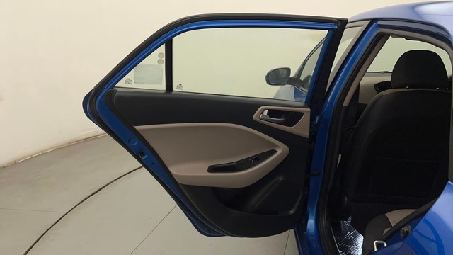 Second-hand 2019 Hyundai i20 Sportz Plus for sale in Mumbai-33