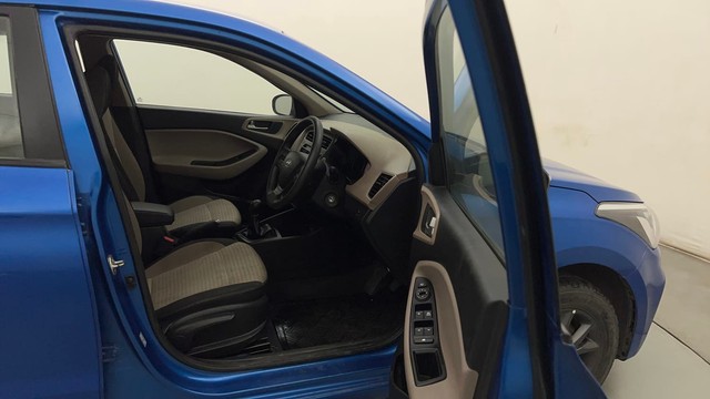 Second-hand 2019 Hyundai i20 Sportz Plus for sale in Mumbai-15