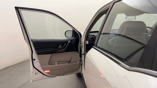 Second-hand 2015 Mahindra XUV500 W9 for sale in Mysore-31