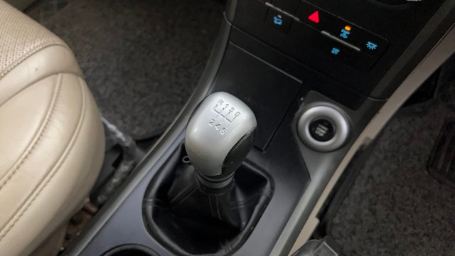 Second-hand 2015 Mahindra XUV500 W9 for sale in Mysore-12