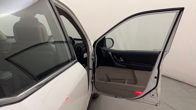 Second-hand 2015 Mahindra XUV500 W9 for sale in Mysore-16