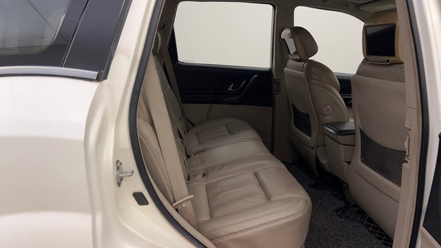 Second-hand 2015 Mahindra XUV500 W9 for sale in Mysore-26