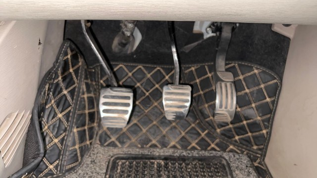 Second-hand 2015 Mahindra XUV500 W9 for sale in Mysore-14