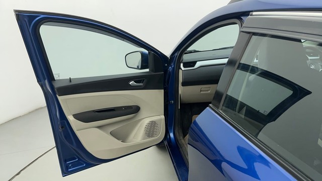 Second-hand 2019 Renault Triber RXZ for sale in Ahmedabad-27