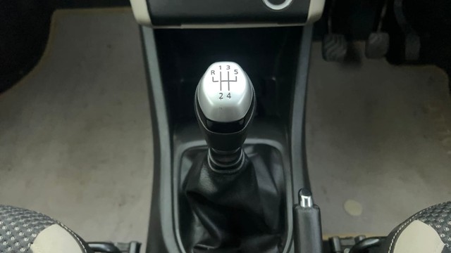 Second-hand 2019 Renault Triber RXZ for sale in Ahmedabad-12