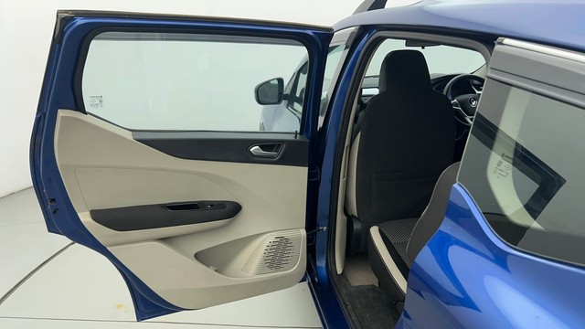 Second-hand 2019 Renault Triber RXZ for sale in Ahmedabad-29