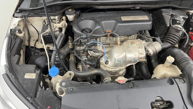 Second-hand 2022 Honda City V MT Diesel for sale in Pune-36