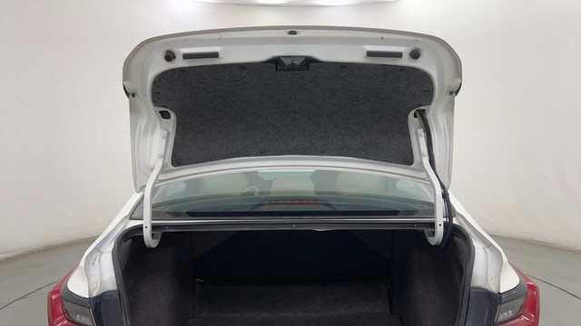 Second-hand 2022 Honda City V MT Diesel for sale in Pune-26