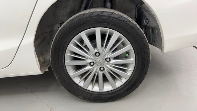 Second-hand 2022 Honda City V MT Diesel for sale in Pune-19