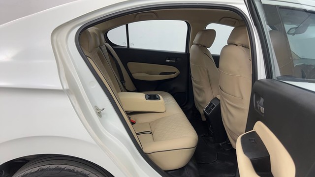 Second-hand 2022 Honda City V MT Diesel for sale in Pune-32