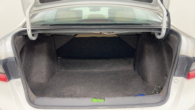 Second-hand 2022 Honda City V MT Diesel for sale in Pune-9