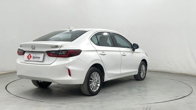 Second-hand 2022 Honda City V MT Diesel for sale in Pune-3