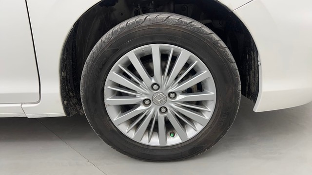 Second-hand 2022 Honda City V MT Diesel for sale in Pune-17